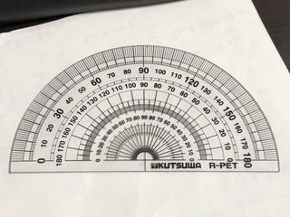 これは分度器です
