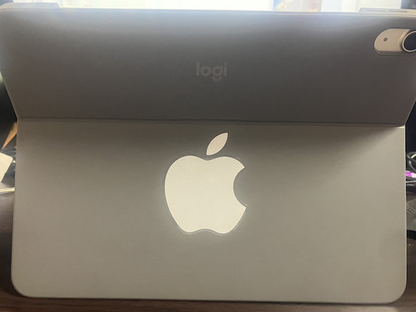 リンゴマークを貼ります